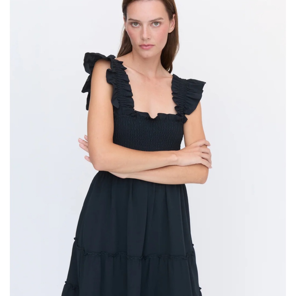 Hill House Ellie Nap Dress in black size medium.